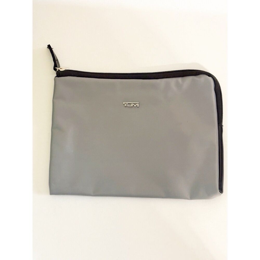 Tumi For Delta Unisex Travel Pouch Toiletry Make-up Zip Bag Gray Purple Lined